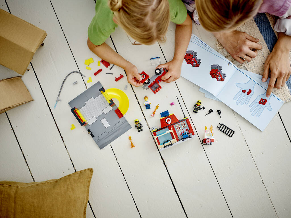 Lego City Fire Caserne et camion de pompiers