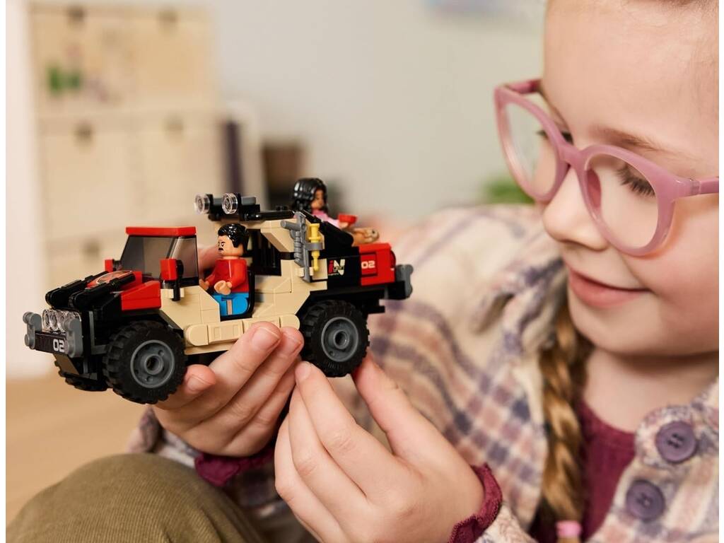 Lego Jurassic World Rebirth Huida en Todoterreno y Raptor al Acecho