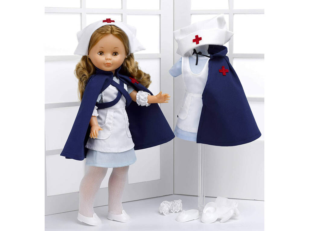 Nancy Collection Réédition Infirmière Famosa 700016211