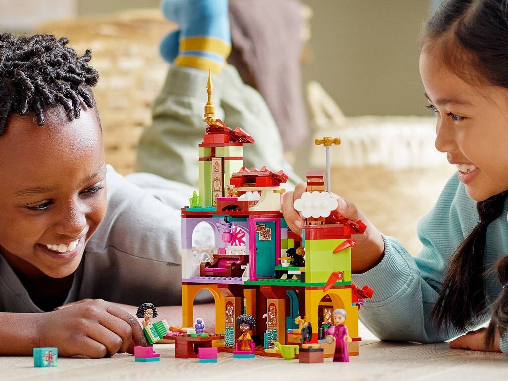 Lego Disney Charming Madrigal House 43202