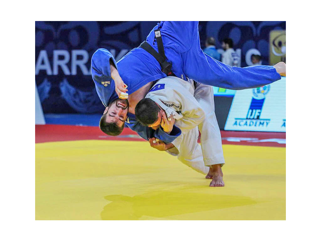 Carreau de sol pour judo 102x102x4 cm Noir Gris Dureté 35°.
