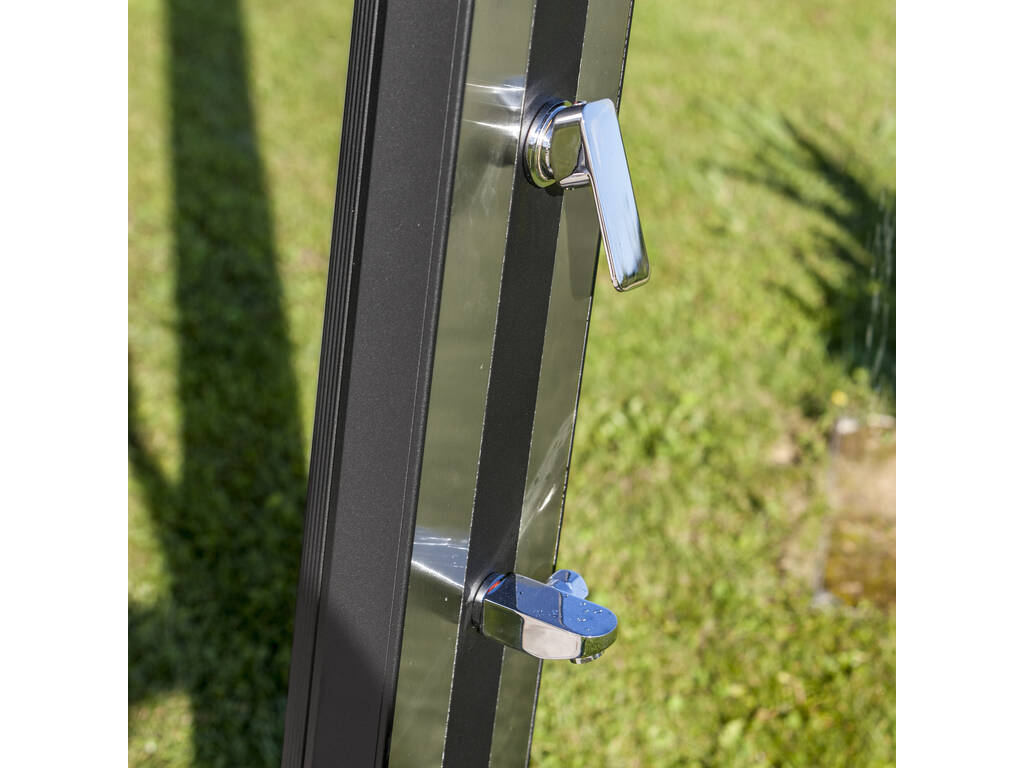 Doccia solare Premium in alluminio da 38 l con lavapiedi Gre DSALP38B