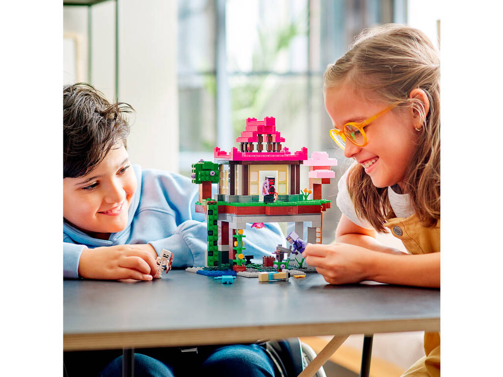 Lego Minecraft Le camp d'entraînement 21183
