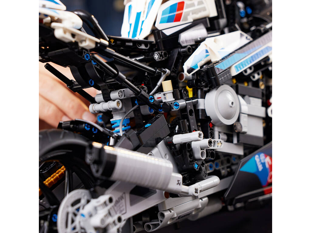 Lego Technic BMW M 1000 RR 42130