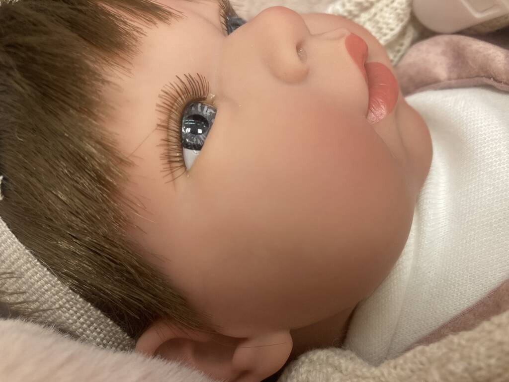 Muñeca Reborn 40 cm. Chloe Rosa con Pelo y Manta Arias 98113