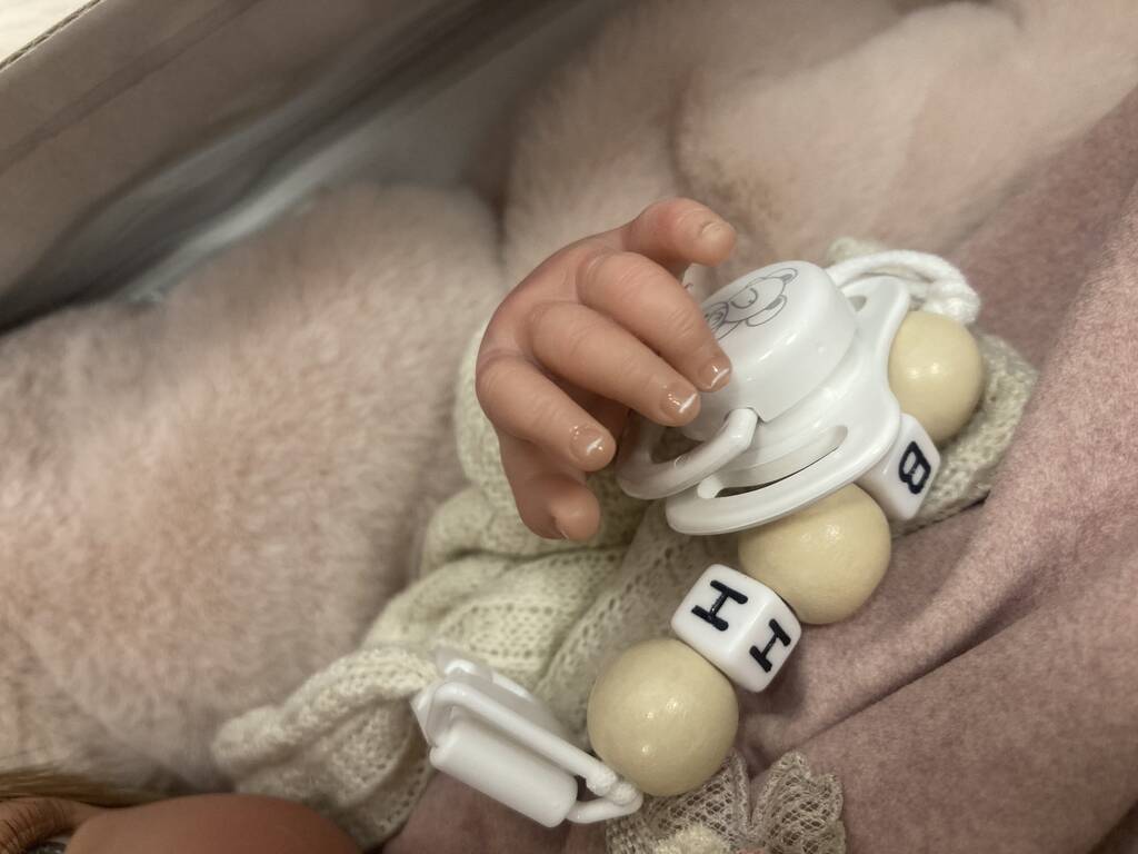 Muñeca Reborn 40 cm. Chloe Rosa con Pelo y Manta Arias 98113