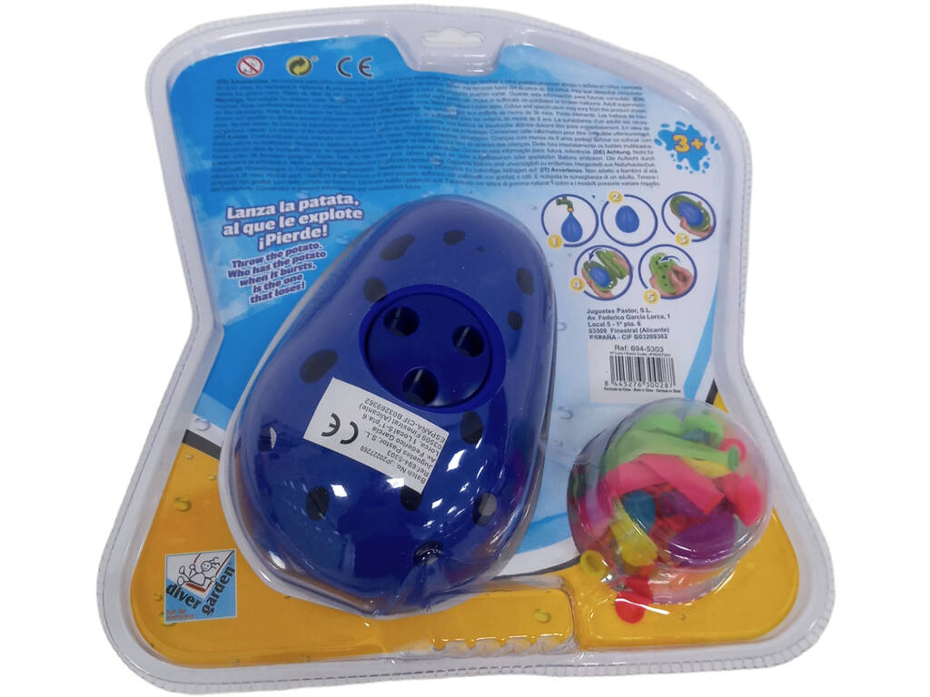 Pompe à eau bleue avec 50 ballons d'eau