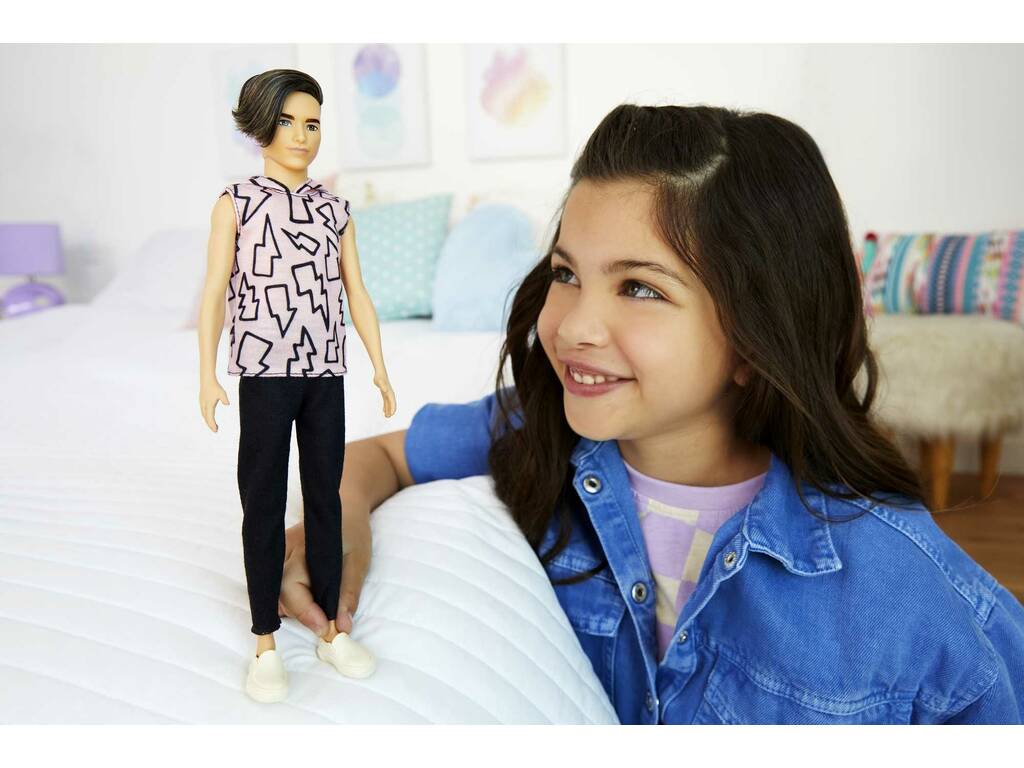 Ken Fashionista Camiseta Rayos con Pelo Enraizado Mattel HBV27