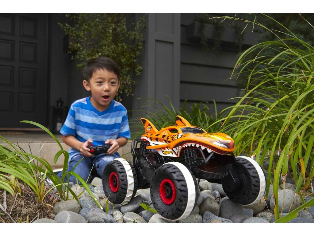 Hot Wheels Monster Trucks HW Unstoppable Tiger Shark Radio Control Mattel HGV87