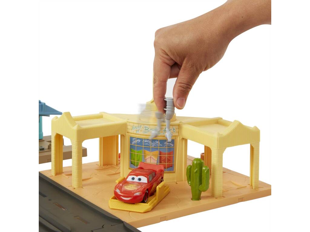 Cars On The Road Radiador Springs Mattel HGV68