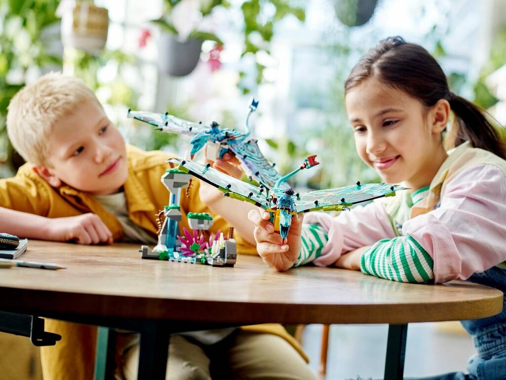 Lego Avatar Le premier vol de Jake et Neytiri sur Banshee 75572