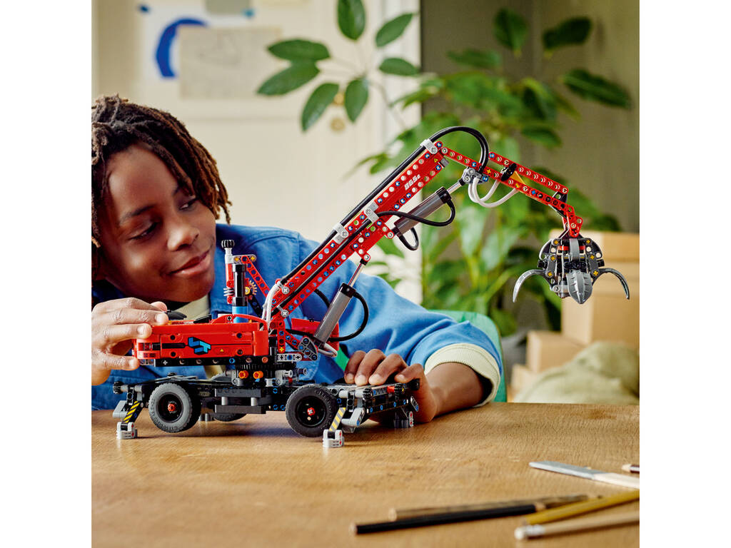 Lego Technic Manipolazione di materiali 42144