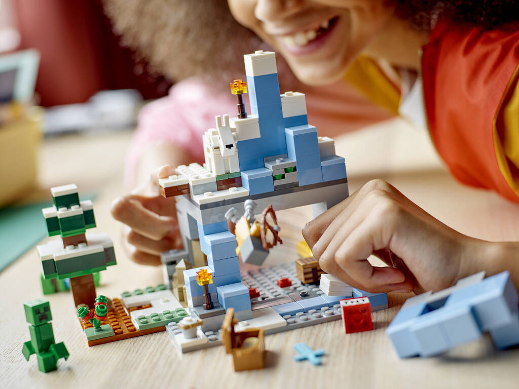 Lego Minecraft I picchi di ghiaccio Lego 21243