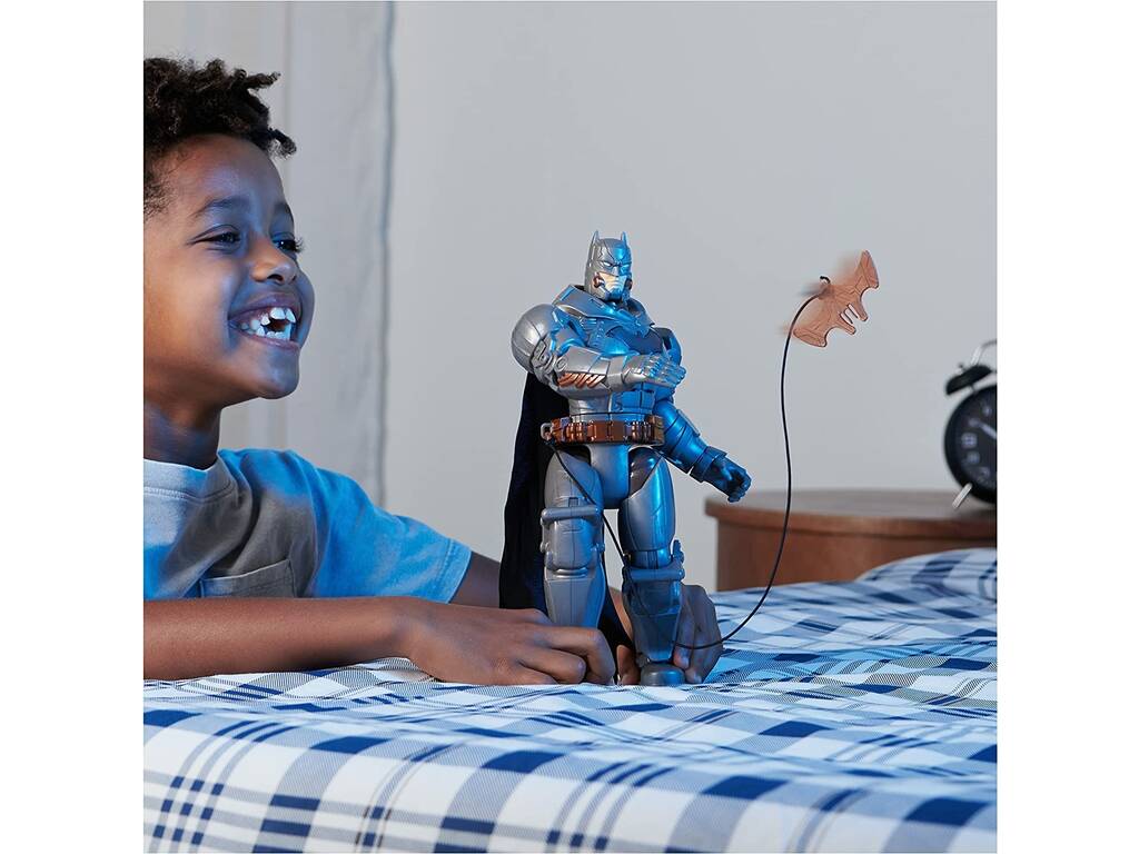 Batman Figurine Battle Strike Batman avec Lumière et Sons Spin Master 6064833 