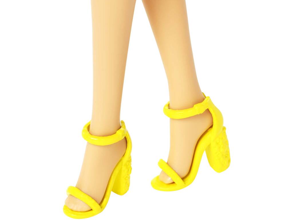 Barbie com 4 Modas Mattel GDJ40