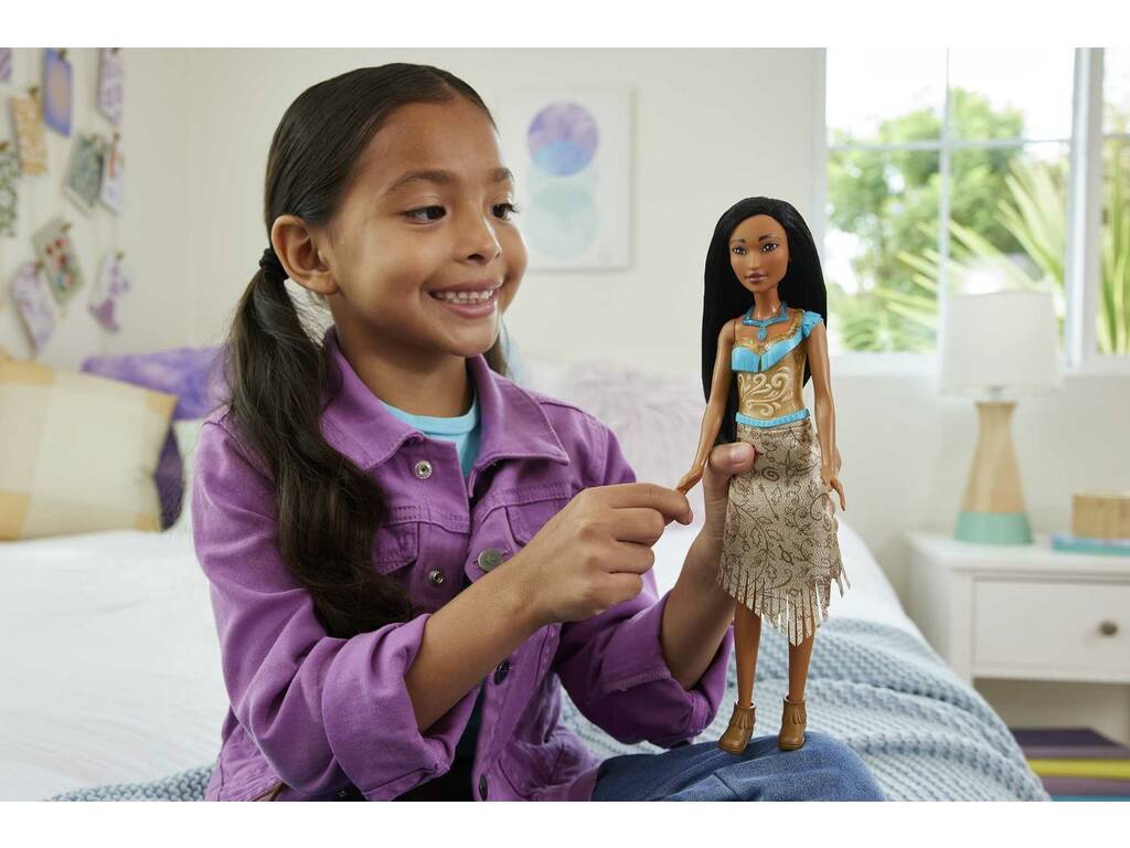 Disney Princesses Poupée Pocahontas Mattel HLW07