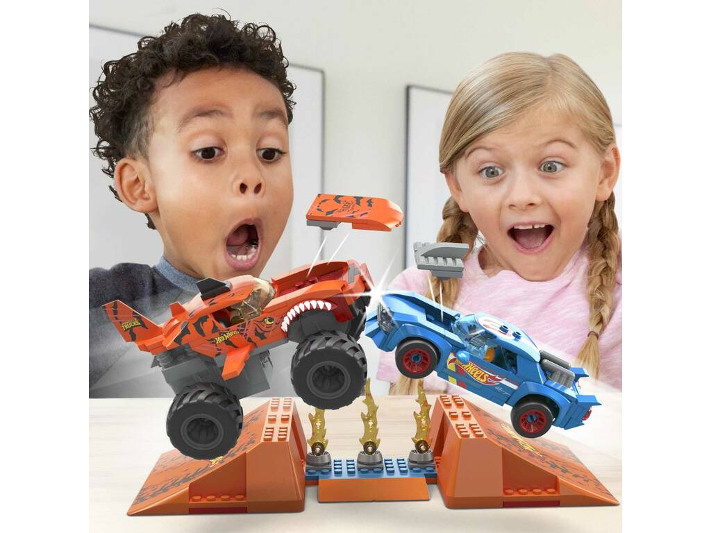 Mega Hot Wheels Monster Trucks Tiger Shark Teeth Track Mattel HKF88