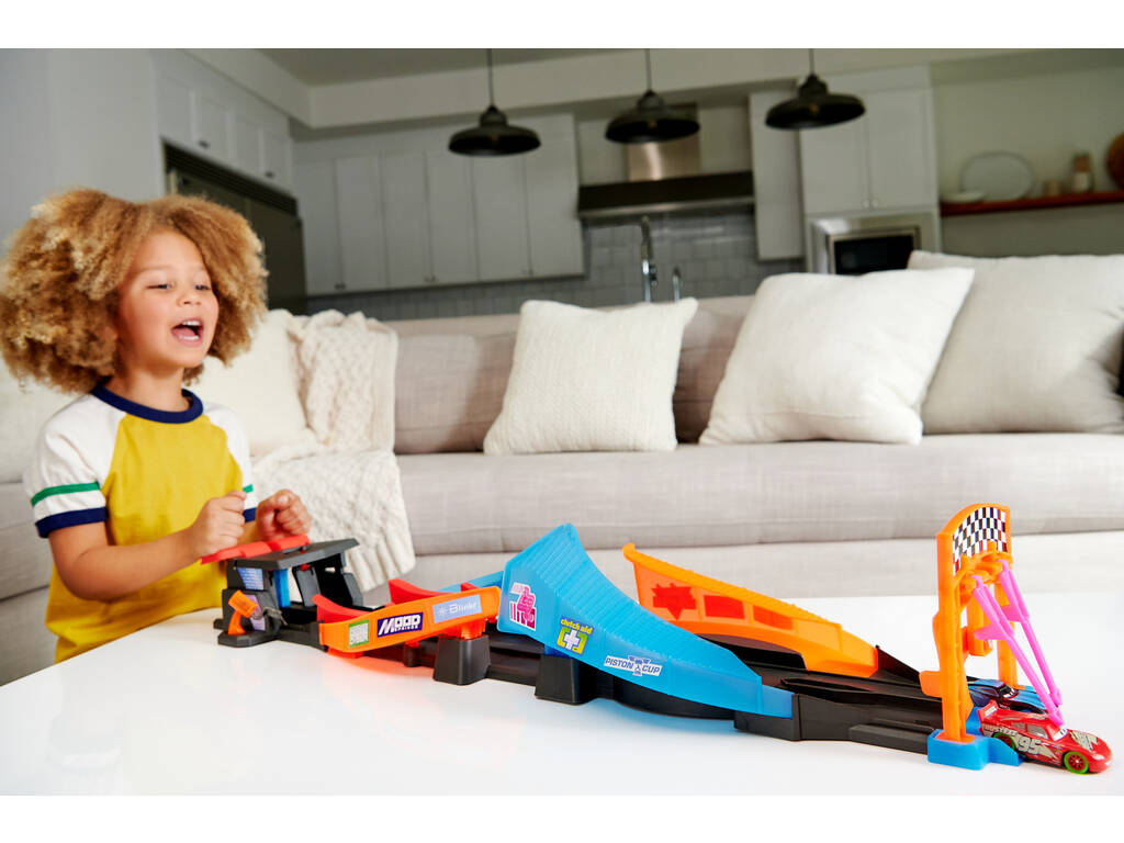 Cars Glow Racers Pista Brilhante Lança e Bate-Crash Mattel HPD80