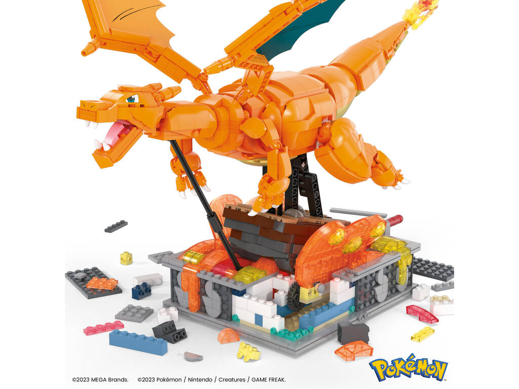 Mega Pokémon Charizard in movimento di Mattel HMW05