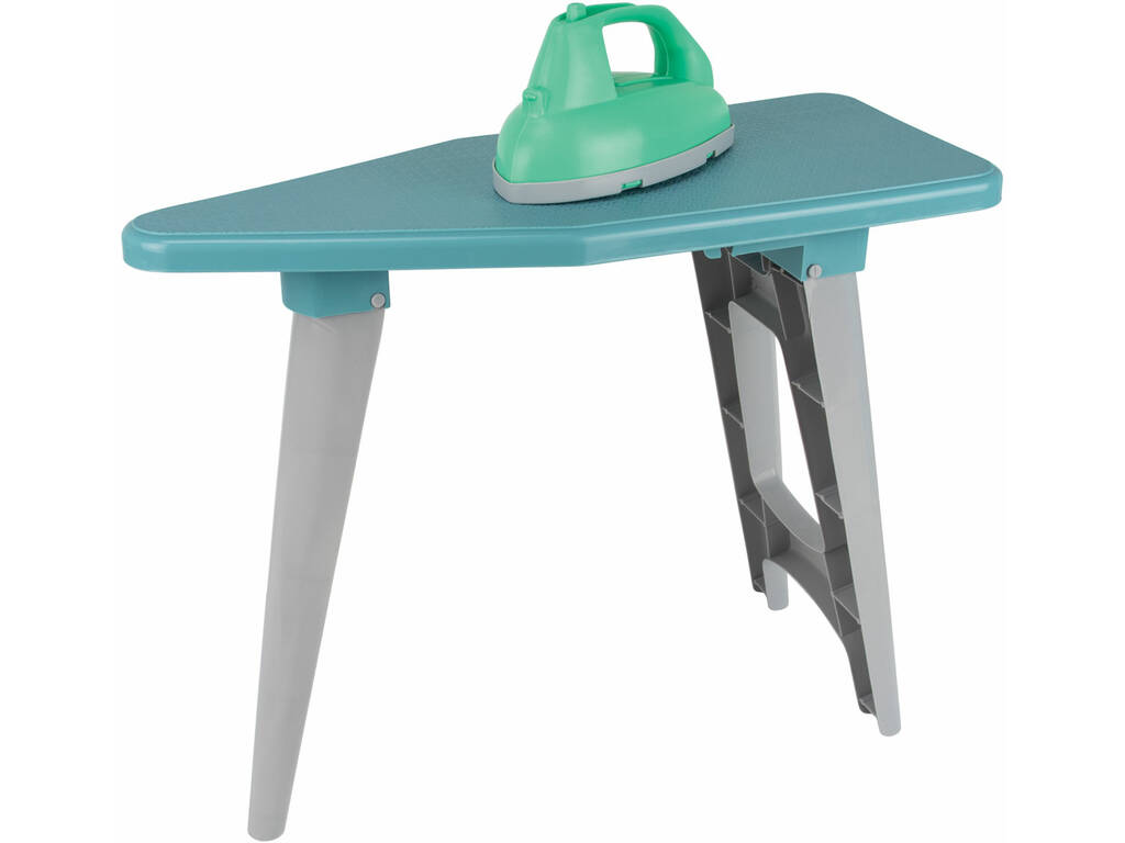 Table à repasser avec fer à repasser