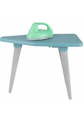 Table à repasser avec fer à repasser