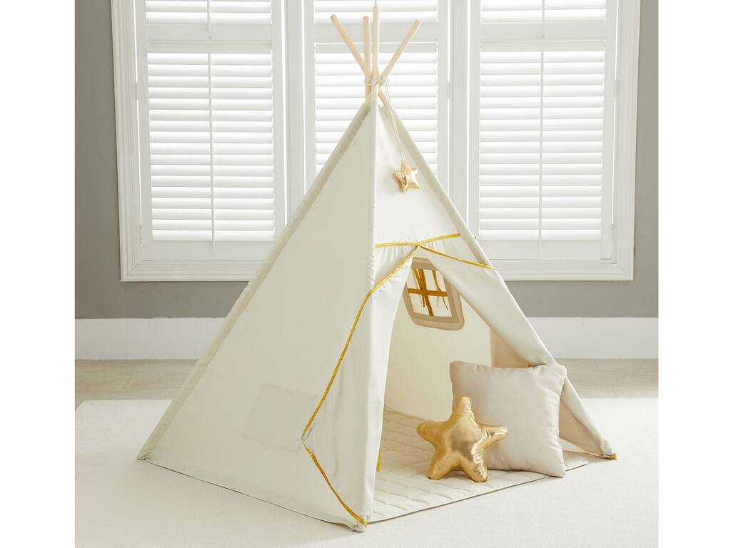 Maison Tipi beige et or avec tapis et coussins