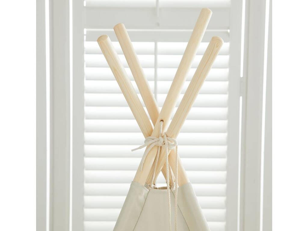 Maison Tipi beige et or avec tapis et coussins