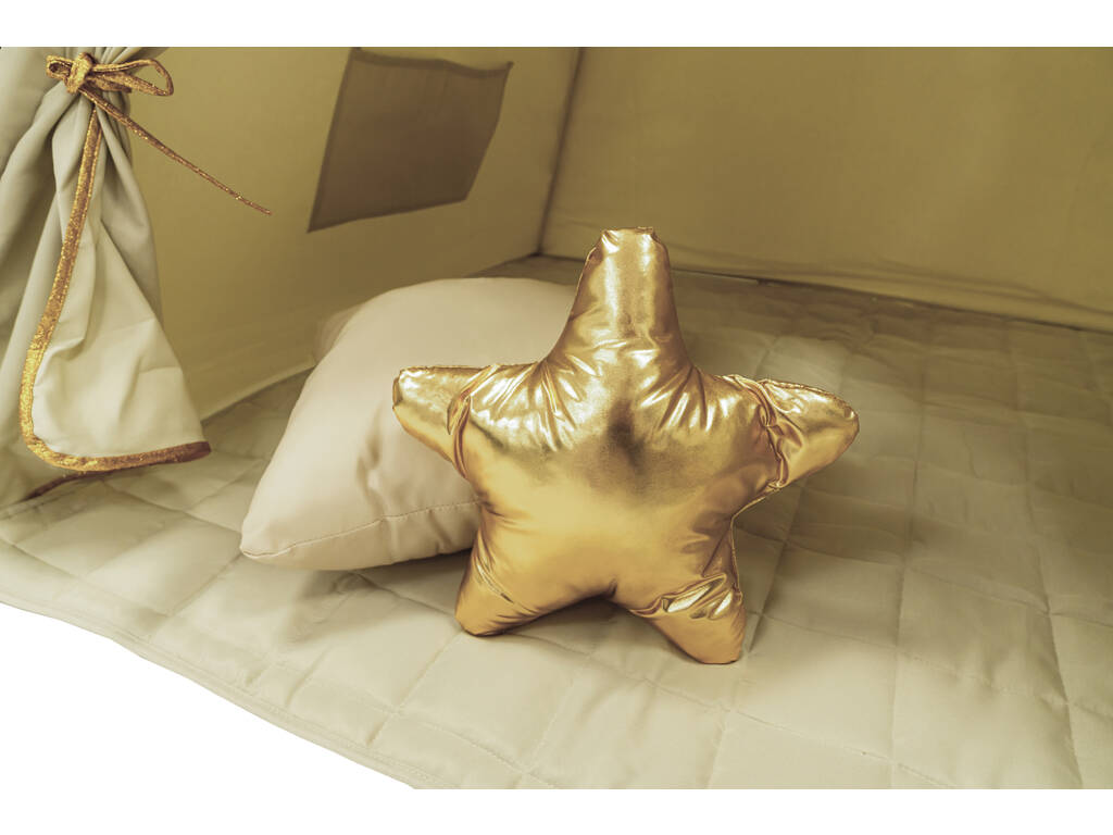 Maison Tipi beige et or avec tapis et coussins