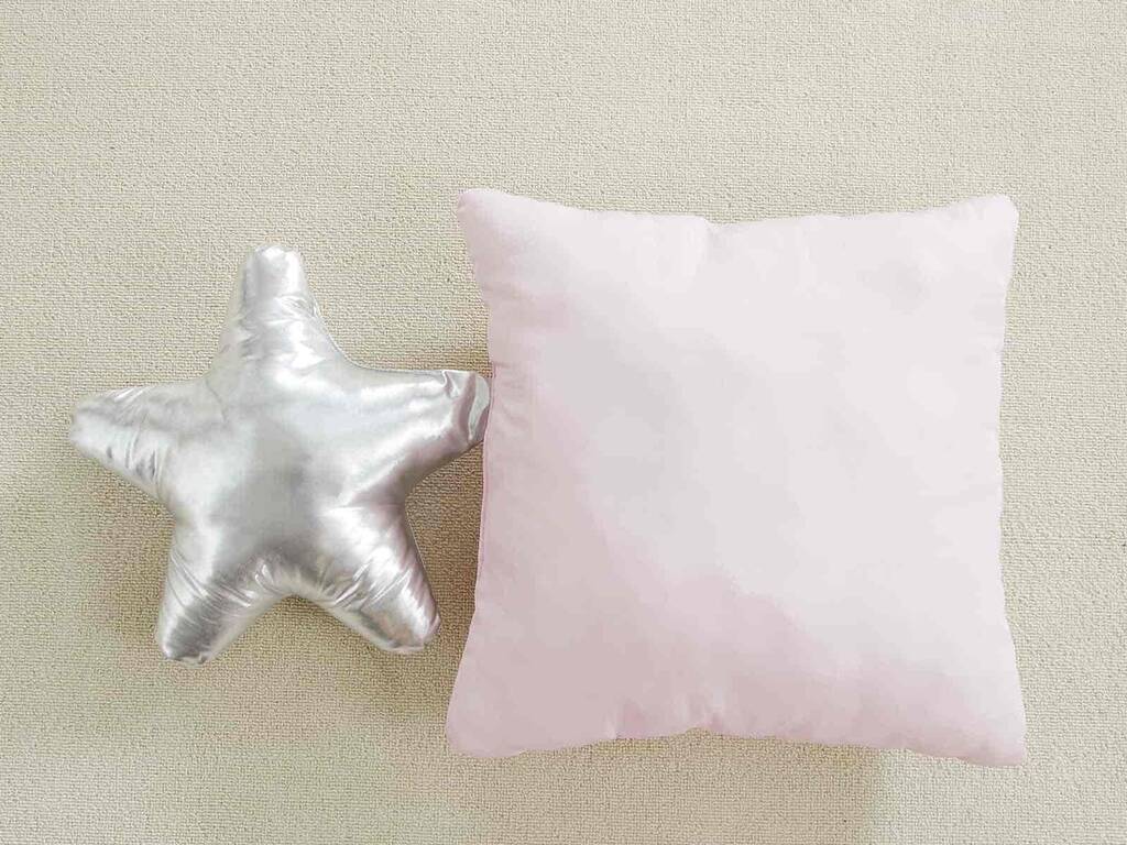 Casa Tipi rosa e argento con tappetino e cuscini