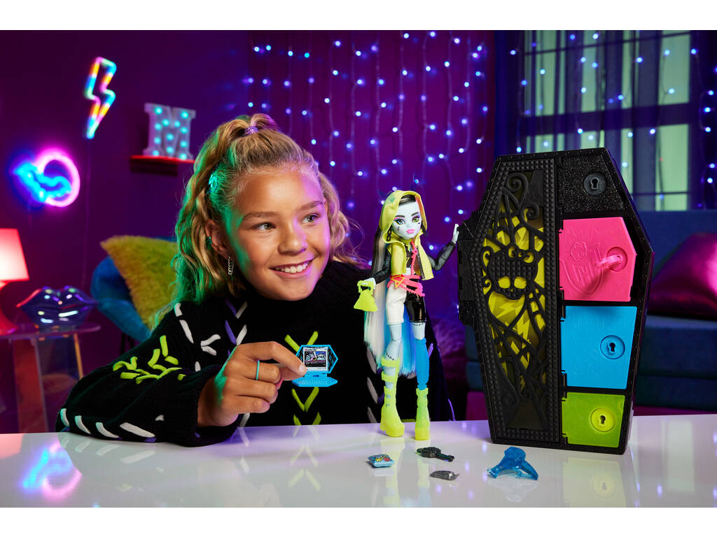 Monster High Skulltimate Secrets Neon Frights Frankie Stein Doll Mattel HNF79