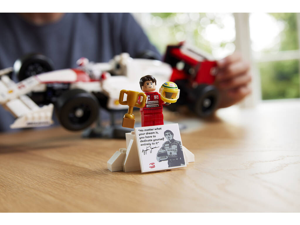 Lego Icons McLaren MP4/4 et Ayrton Senna 10330