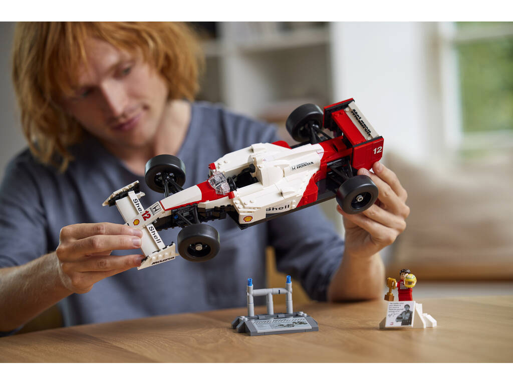 Lego Icons McLaren MP4/4 et Ayrton Senna 10330