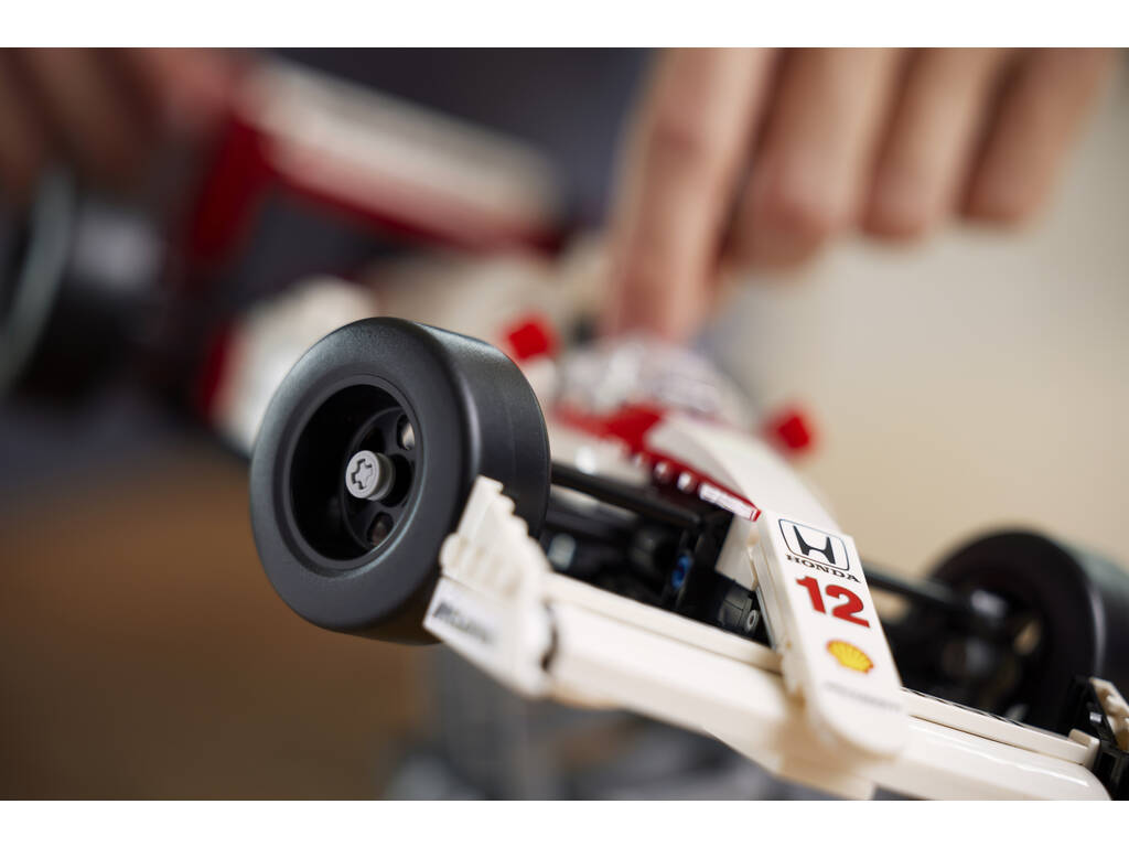 Lego Icons McLaren MP4/4 et Ayrton Senna 10330