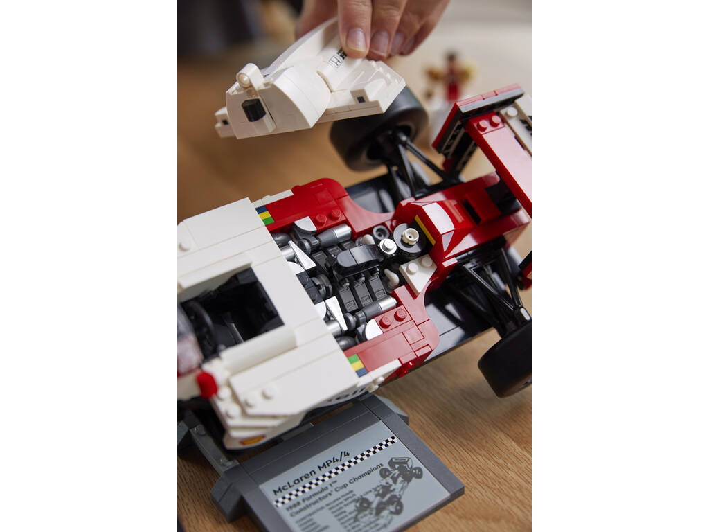 Lego Icons McLaren MP4/4 et Ayrton Senna 10330