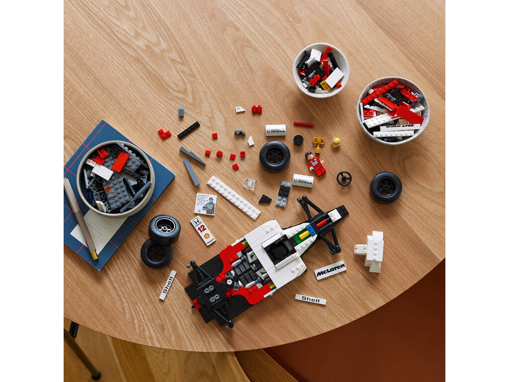 Lego Icons McLaren MP4/4 et Ayrton Senna 10330