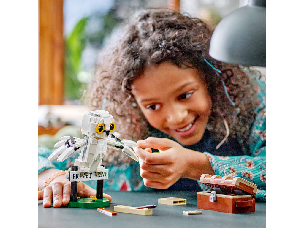 Lego Harry Potter Hedwig no Número 4 de Privet Drive 76425