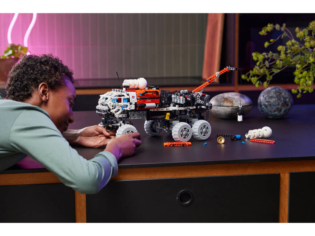 Lego Technic Rover esploratore di Marte 42180