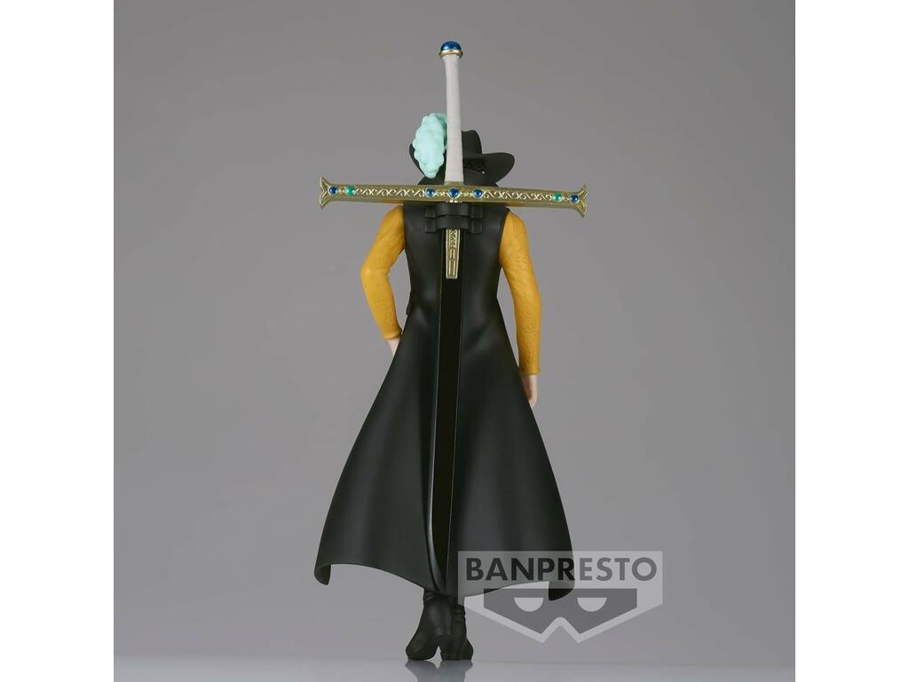 One Piece The Shukko 17 cm Dracule Mihawk Figure