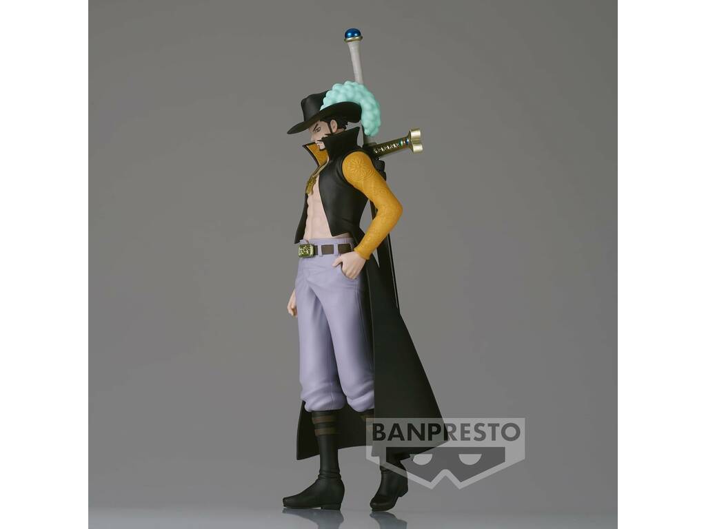 One Piece The Shukko 17 cm Dracule Mihawk Figure