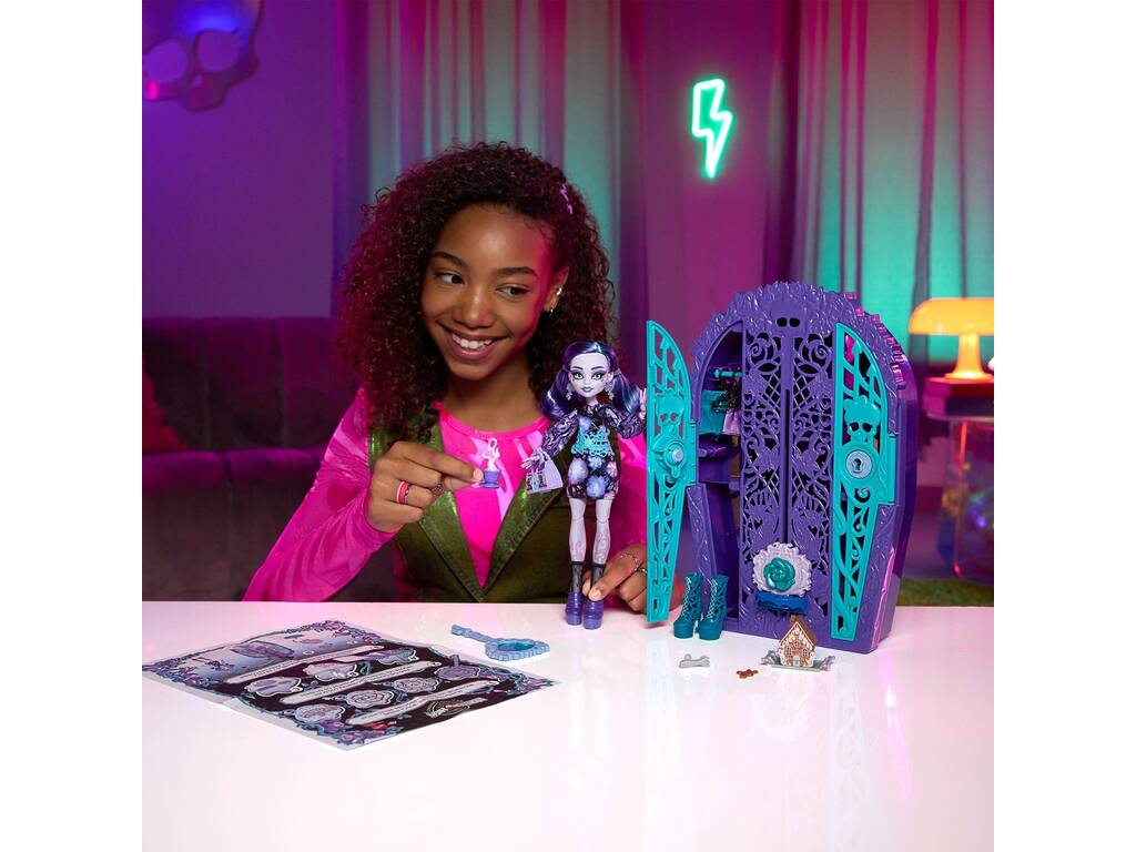 Monster High Skulltimate Secrets Garden Mysteries Muñeca Twyla con Armario