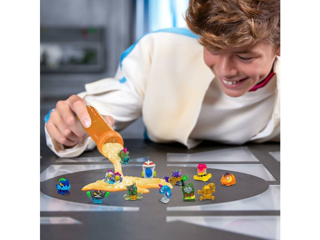 Mr Beast LAB Swarms Mega Pack con 12 figure da 2,5 cm