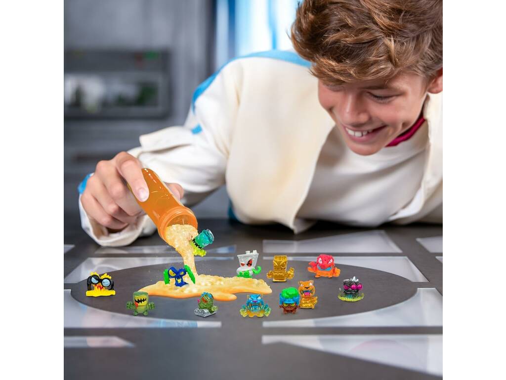 Mr Beast LAB Swarms Mega Pack con 12 figure da 2,5 cm