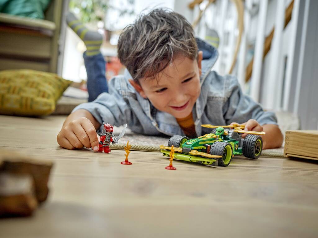 Lego Ninjago Dragons Rising Auto da corsa con motore a ricarica manuale di Lloyd