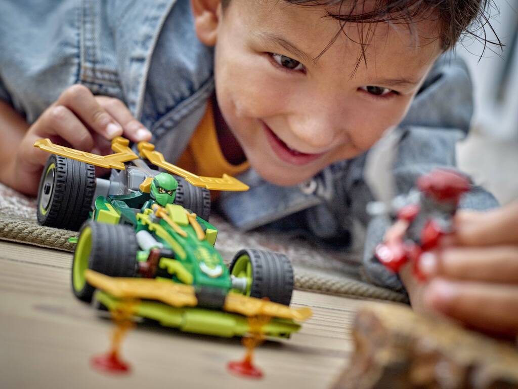 Lego Ninjago Dragons Rising Auto da corsa con motore a ricarica manuale di Lloyd