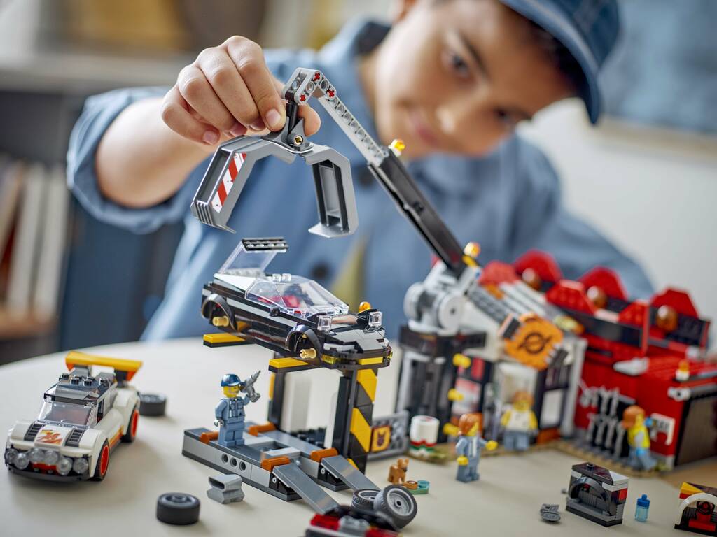 Lego City Scrapyard avec voitures