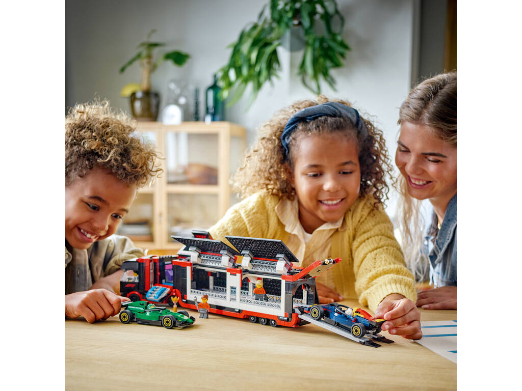 Lego City Formula 1 Camion F1 con le auto di F1 RB20 e AMR24