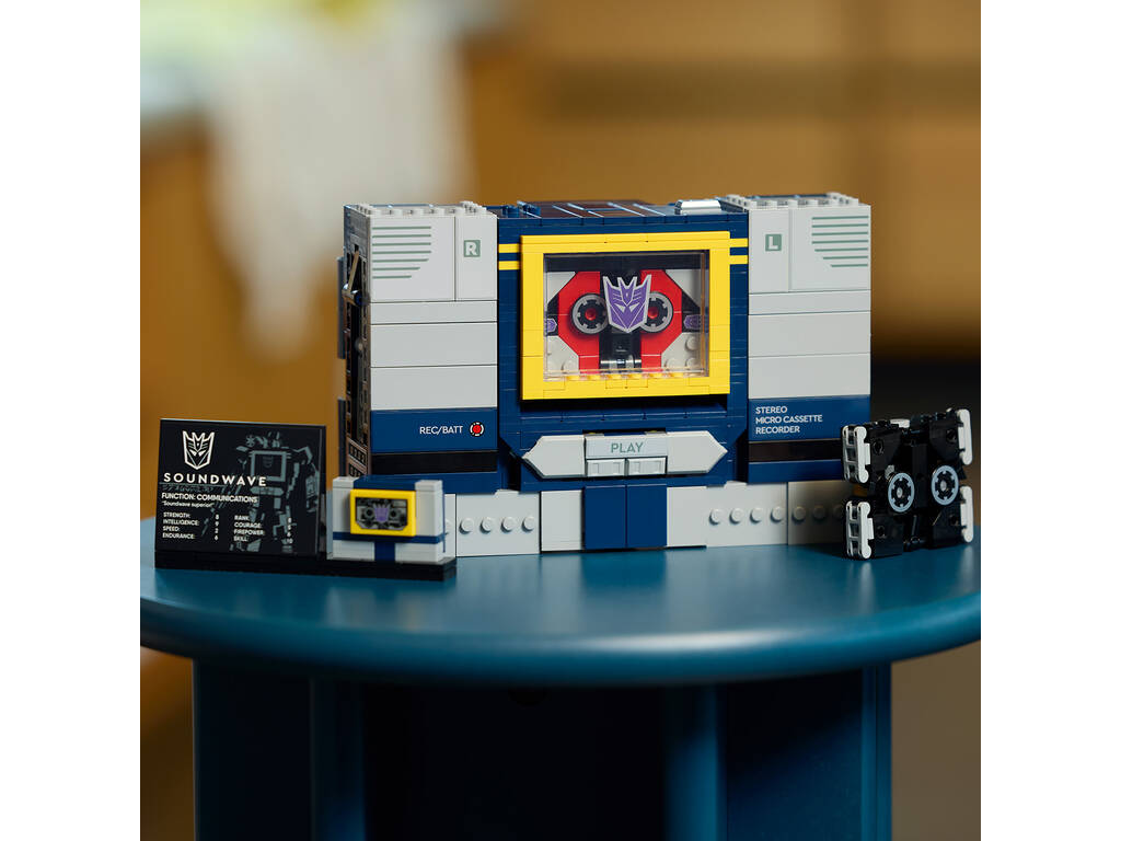 Lego Icons Transformers: Soundwave 2 in 1