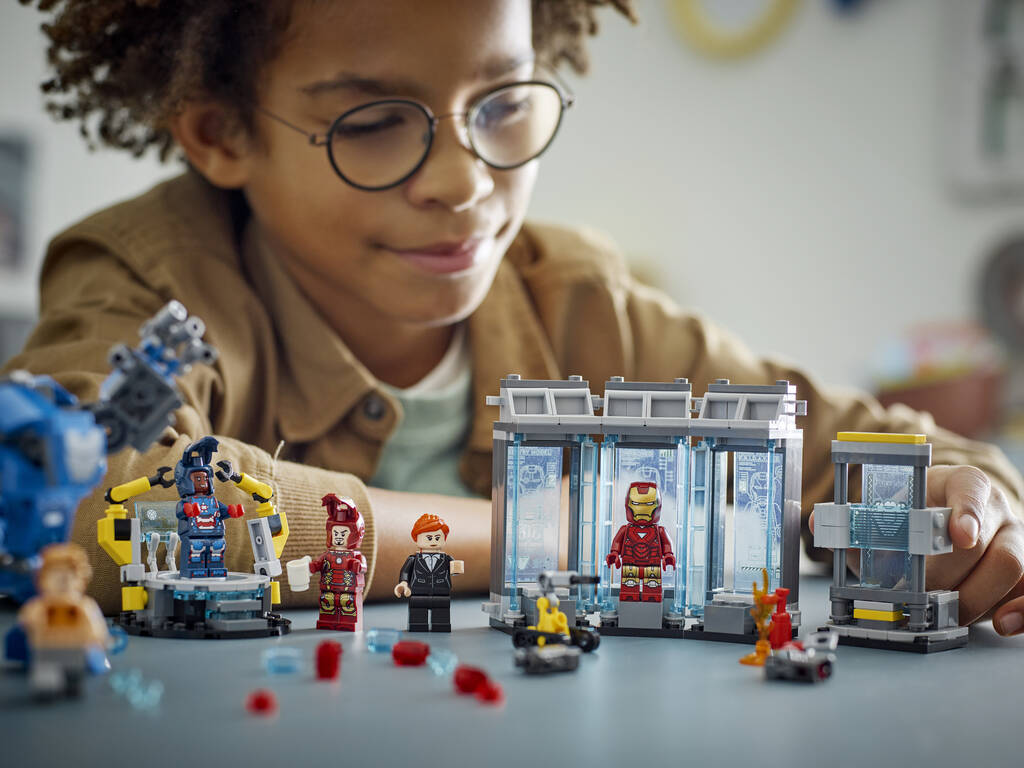 Lego Marvel Laboratorio di Iron Man Sala delle Armature