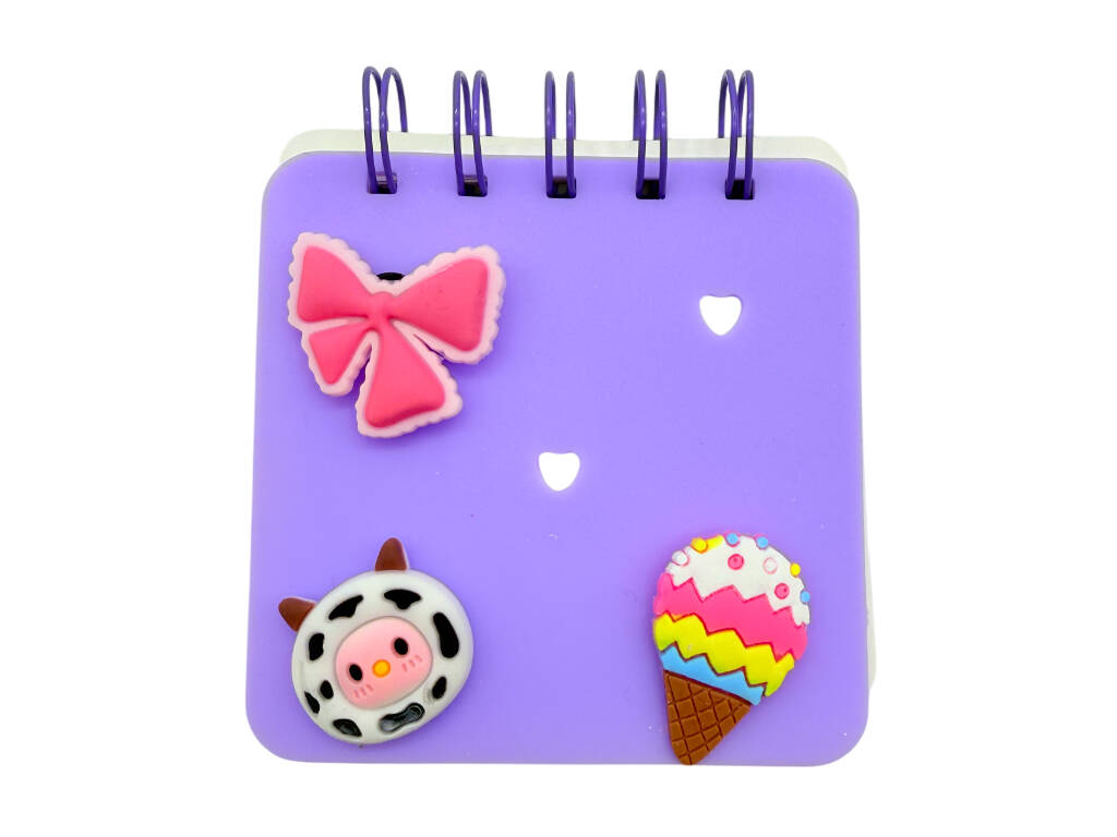 Taccuino A7 viola perforato con 50 pagine e 3 spille decorative