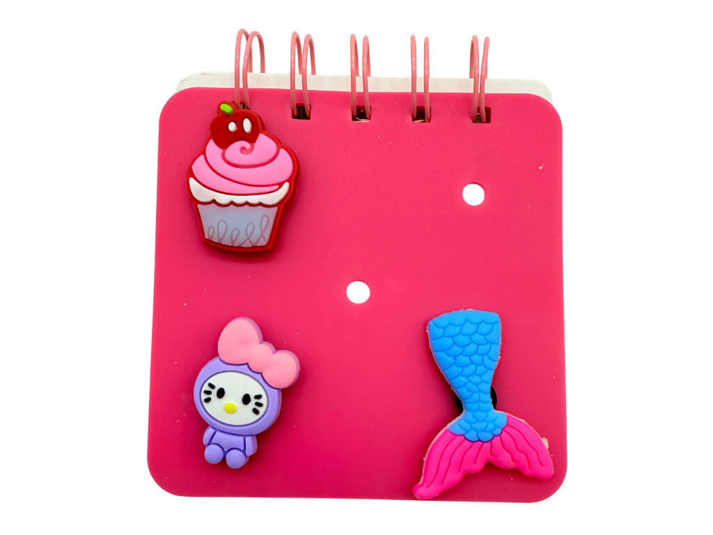 Taccuino A7 fucsia perforato con 50 pagine e 3 spille decorative